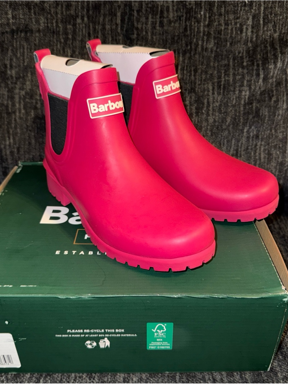 Barbour Wilton Women’s Chelsea Rain Boot Pink Dahlia Size 7 NEW W/BOX